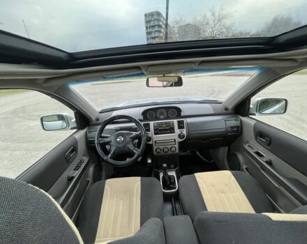 Серый Ниссан ИксТрейл, объемом двигателя 2.2 л и пробегом 249 тыс. км за 3966 $, фото 4 на Automoto.ua