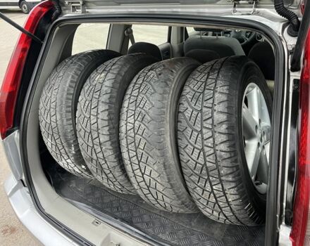 Серый Ниссан ИксТрейл, объемом двигателя 2.2 л и пробегом 249 тыс. км за 3966 $, фото 5 на Automoto.ua