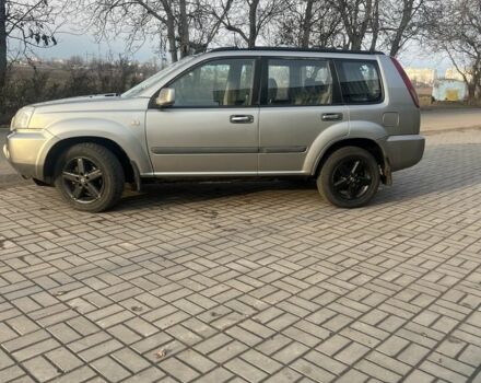 Серый Ниссан ИксТрейл, объемом двигателя 2.2 л и пробегом 300 тыс. км за 4999 $, фото 4 на Automoto.ua