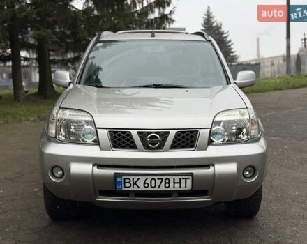 Серый Ниссан ИксТрейл, объемом двигателя 2.18 л и пробегом 280 тыс. км за 5850 $, фото 10 на Automoto.ua