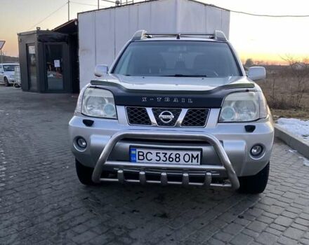 Серый Ниссан ИксТрейл, объемом двигателя 2.49 л и пробегом 261 тыс. км за 5700 $, фото 5 на Automoto.ua