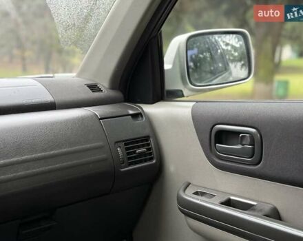 Серый Ниссан ИксТрейл, объемом двигателя 2.18 л и пробегом 280 тыс. км за 5850 $, фото 57 на Automoto.ua