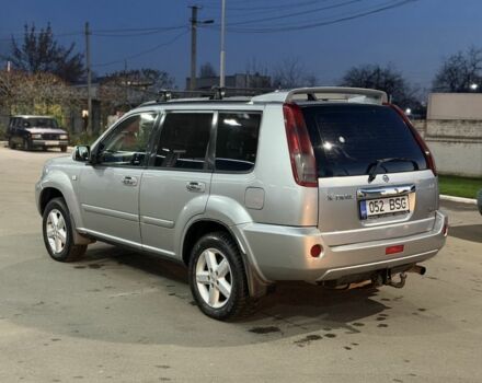 Серый Ниссан ИксТрейл, объемом двигателя 2.2 л и пробегом 100 тыс. км за 3950 $, фото 5 на Automoto.ua