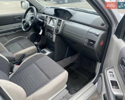 Серый Ниссан ИксТрейл, объемом двигателя 2.2 л и пробегом 272 тыс. км за 4500 $, фото 8 на Automoto.ua