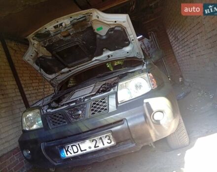 Серый Ниссан ИксТрейл, объемом двигателя 2.2 л и пробегом 357 тыс. км за 3500 $, фото 4 на Automoto.ua