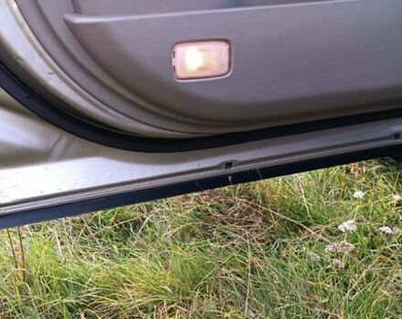 Серый Ниссан ИксТрейл, объемом двигателя 2.2 л и пробегом 350 тыс. км за 3400 $, фото 16 на Automoto.ua