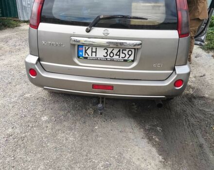 Сірий Ніссан ІксТрейл, об'ємом двигуна 2.2 л та пробігом 270 тис. км за 3800 $, фото 2 на Automoto.ua