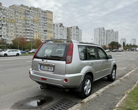 Серый Ниссан ИксТрейл, объемом двигателя 2.2 л и пробегом 313 тыс. км за 4400 $, фото 4 на Automoto.ua