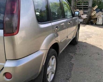 Сірий Ніссан ІксТрейл, об'ємом двигуна 2.2 л та пробігом 236 тис. км за 3700 $, фото 5 на Automoto.ua