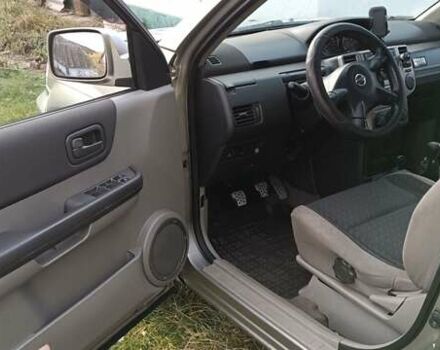 Серый Ниссан ИксТрейл, объемом двигателя 2.2 л и пробегом 350 тыс. км за 3400 $, фото 14 на Automoto.ua