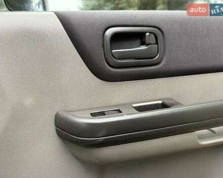 Серый Ниссан ИксТрейл, объемом двигателя 2.18 л и пробегом 280 тыс. км за 5850 $, фото 27 на Automoto.ua