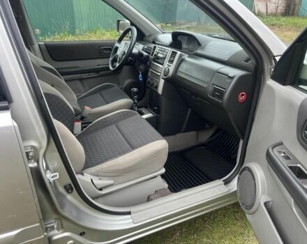 Серый Ниссан ИксТрейл, объемом двигателя 2.2 л и пробегом 261 тыс. км за 4400 $, фото 1 на Automoto.ua