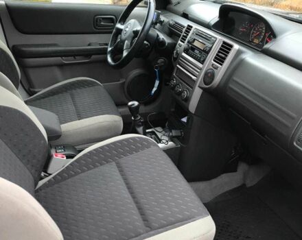 Серый Ниссан ИксТрейл, объемом двигателя 2.2 л и пробегом 188 тыс. км за 3850 $, фото 18 на Automoto.ua