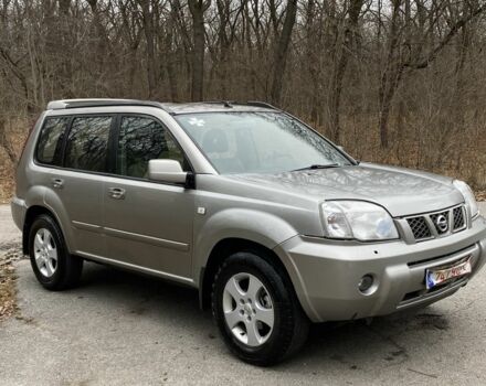 Серый Ниссан ИксТрейл, объемом двигателя 2.2 л и пробегом 290 тыс. км за 3750 $, фото 5 на Automoto.ua
