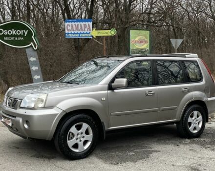 Серый Ниссан ИксТрейл, объемом двигателя 2.2 л и пробегом 290 тыс. км за 3750 $, фото 2 на Automoto.ua