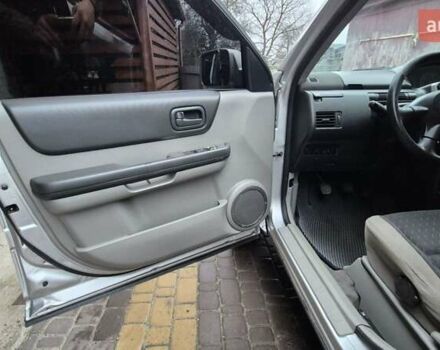 Серый Ниссан ИксТрейл, объемом двигателя 2.2 л и пробегом 490 тыс. км за 6000 $, фото 6 на Automoto.ua