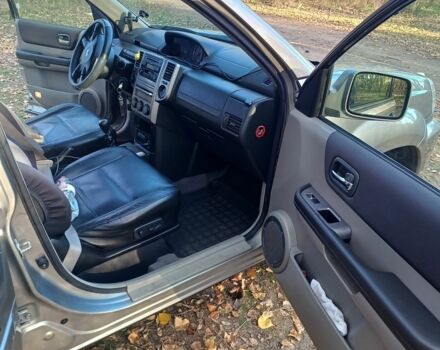 Сірий Ніссан ІксТрейл, об'ємом двигуна 2.2 л та пробігом 313 тис. км за 4500 $, фото 11 на Automoto.ua