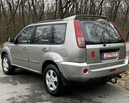 Серый Ниссан ИксТрейл, объемом двигателя 2.2 л и пробегом 290 тыс. км за 3750 $, фото 3 на Automoto.ua