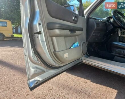 Серый Ниссан ИксТрейл, объемом двигателя 2.18 л и пробегом 300 тыс. км за 5500 $, фото 5 на Automoto.ua