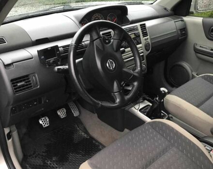 Серый Ниссан ИксТрейл, объемом двигателя 2.2 л и пробегом 188 тыс. км за 3850 $, фото 11 на Automoto.ua