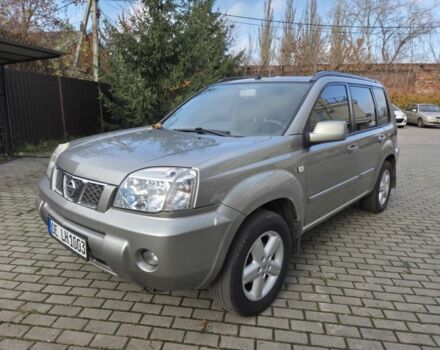 Серый Ниссан ИксТрейл, объемом двигателя 2.2 л и пробегом 280 тыс. км за 4164 $, фото 2 на Automoto.ua