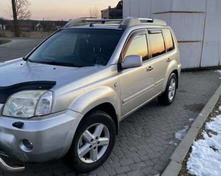 Серый Ниссан ИксТрейл, объемом двигателя 2.49 л и пробегом 261 тыс. км за 5700 $, фото 4 на Automoto.ua