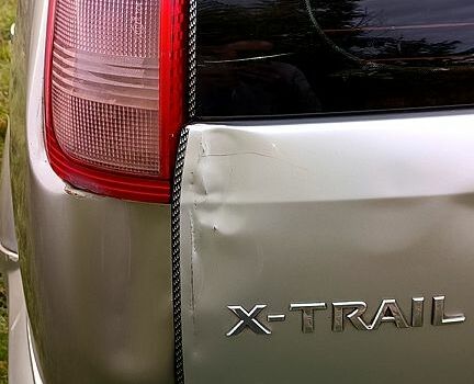 Серый Ниссан ИксТрейл, объемом двигателя 2.2 л и пробегом 350 тыс. км за 3550 $, фото 2 на Automoto.ua