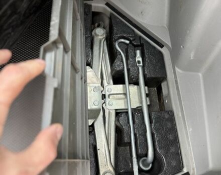 Серый Ниссан ИксТрейл, объемом двигателя 2.2 л и пробегом 313 тыс. км за 4400 $, фото 17 на Automoto.ua