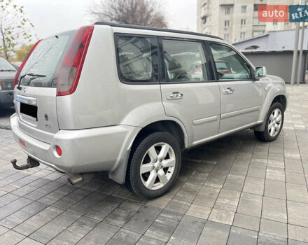 Серый Ниссан ИксТрейл, объемом двигателя 2.2 л и пробегом 299 тыс. км за 3800 $, фото 5 на Automoto.ua