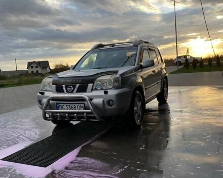 Серый Ниссан ИксТрейл, объемом двигателя 2.49 л и пробегом 261 тыс. км за 5700 $, фото 1 на Automoto.ua