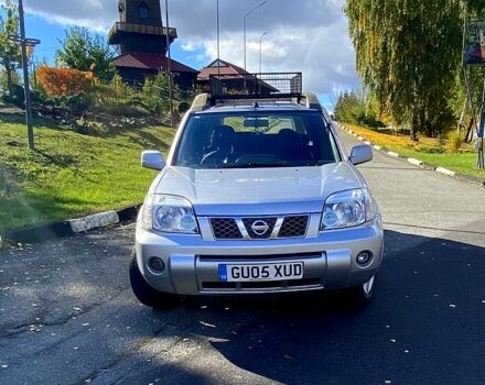 Серый Ниссан ИксТрейл, объемом двигателя 2.2 л и пробегом 322 тыс. км за 4500 $, фото 4 на Automoto.ua