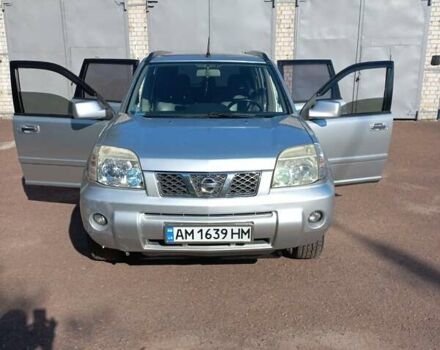 Серый Ниссан ИксТрейл, объемом двигателя 2.18 л и пробегом 300 тыс. км за 5500 $, фото 9 на Automoto.ua