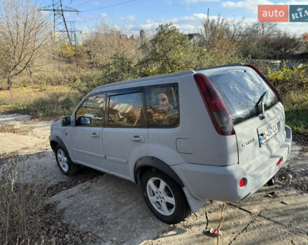 Серый Ниссан ИксТрейл, объемом двигателя 2.18 л и пробегом 320 тыс. км за 4900 $, фото 4 на Automoto.ua