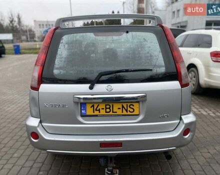 Серый Ниссан ИксТрейл, объемом двигателя 2.2 л и пробегом 272 тыс. км за 4500 $, фото 4 на Automoto.ua