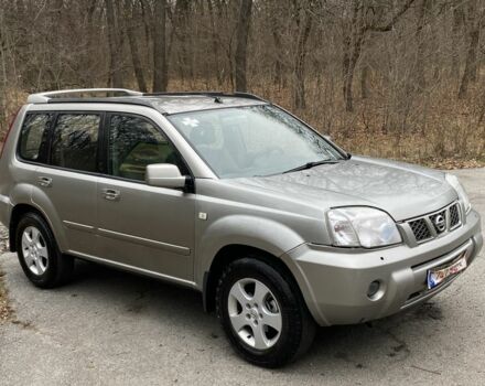 Серый Ниссан ИксТрейл, объемом двигателя 2.2 л и пробегом 290 тыс. км за 3750 $, фото 6 на Automoto.ua