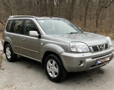 Серый Ниссан ИксТрейл, объемом двигателя 2.2 л и пробегом 290 тыс. км за 3750 $, фото 7 на Automoto.ua