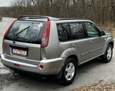 Серый Ниссан ИксТрейл, объемом двигателя 2.2 л и пробегом 290 тыс. км за 3750 $, фото 4 на Automoto.ua