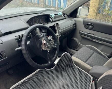 Серый Ниссан ИксТрейл, объемом двигателя 2.2 л и пробегом 212 тыс. км за 2500 $, фото 4 на Automoto.ua