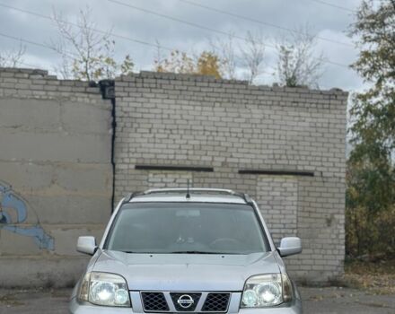 Серый Ниссан ИксТрейл, объемом двигателя 2.2 л и пробегом 250 тыс. км за 3500 $, фото 1 на Automoto.ua