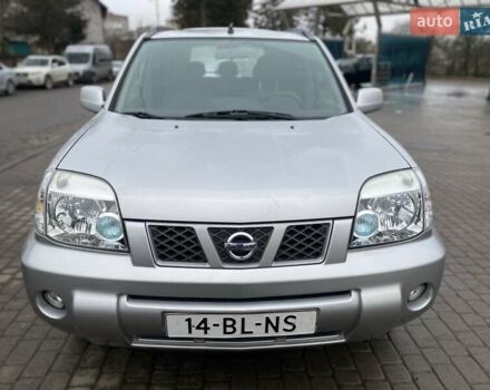 Серый Ниссан ИксТрейл, объемом двигателя 2.2 л и пробегом 272 тыс. км за 4500 $, фото 2 на Automoto.ua