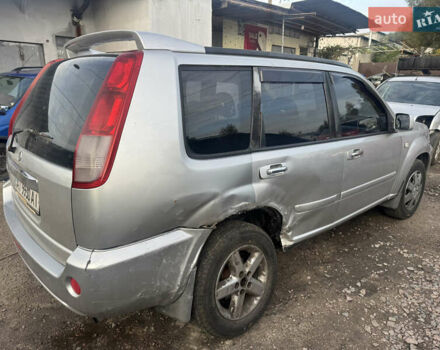 Серый Ниссан ИксТрейл, объемом двигателя 2.5 л и пробегом 250 тыс. км за 3899 $, фото 6 на Automoto.ua