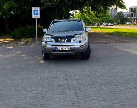 Серый Ниссан ИксТрейл, объемом двигателя 2.5 л и пробегом 220 тыс. км за 5555 $, фото 6 на Automoto.ua