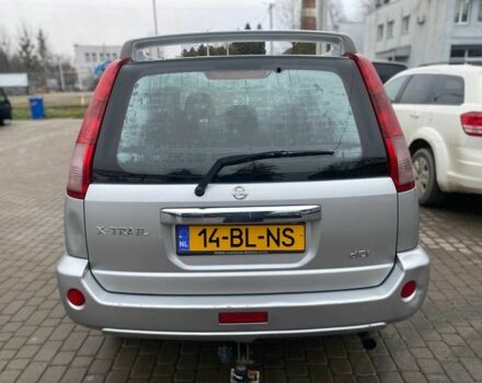 Серый Ниссан ИксТрейл, объемом двигателя 2.2 л и пробегом 272 тыс. км за 4500 $, фото 5 на Automoto.ua