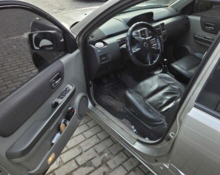 Серый Ниссан ИксТрейл, объемом двигателя 2.2 л и пробегом 280 тыс. км за 4164 $, фото 6 на Automoto.ua