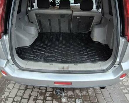 Серый Ниссан ИксТрейл, объемом двигателя 2.2 л и пробегом 490 тыс. км за 6000 $, фото 2 на Automoto.ua