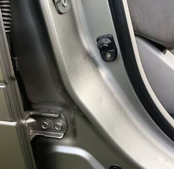 Серый Ниссан ИксТрейл, объемом двигателя 2.2 л и пробегом 350 тыс. км за 3400 $, фото 24 на Automoto.ua