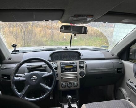 Серый Ниссан ИксТрейл, объемом двигателя 2.2 л и пробегом 350 тыс. км за 2300 $, фото 5 на Automoto.ua