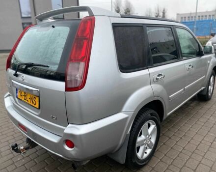 Серый Ниссан ИксТрейл, объемом двигателя 2.2 л и пробегом 272 тыс. км за 4500 $, фото 3 на Automoto.ua