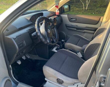 Серый Ниссан ИксТрейл, объемом двигателя 2.2 л и пробегом 337 тыс. км за 4700 $, фото 7 на Automoto.ua