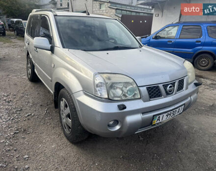 Серый Ниссан ИксТрейл, объемом двигателя 2.5 л и пробегом 250 тыс. км за 3899 $, фото 11 на Automoto.ua